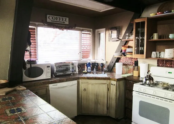 Always Inn Idyllwild Vacation Cottages